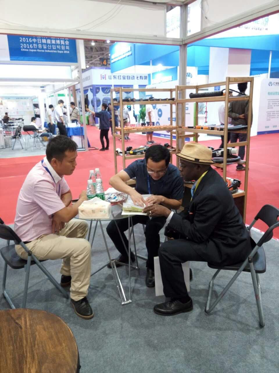 OMG nahm an der China-Japan-Korea Industry Expo 2016 in Weifang, Shandong, teil